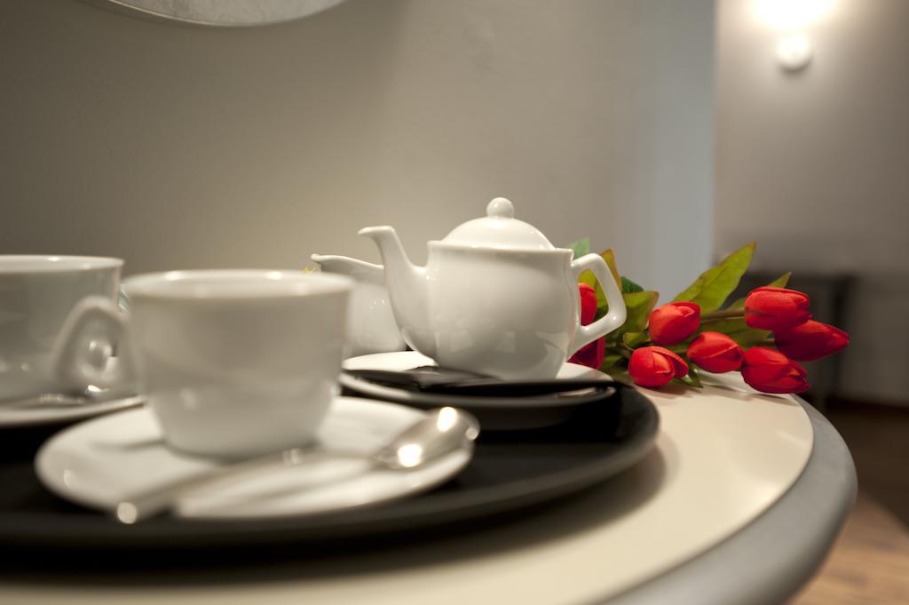 Vinoteca La Sacrestia Bed & Breakfast Alba  Room photo